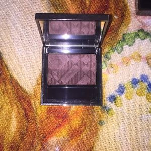 Burberry Eyeshadow number 24 Mulberry